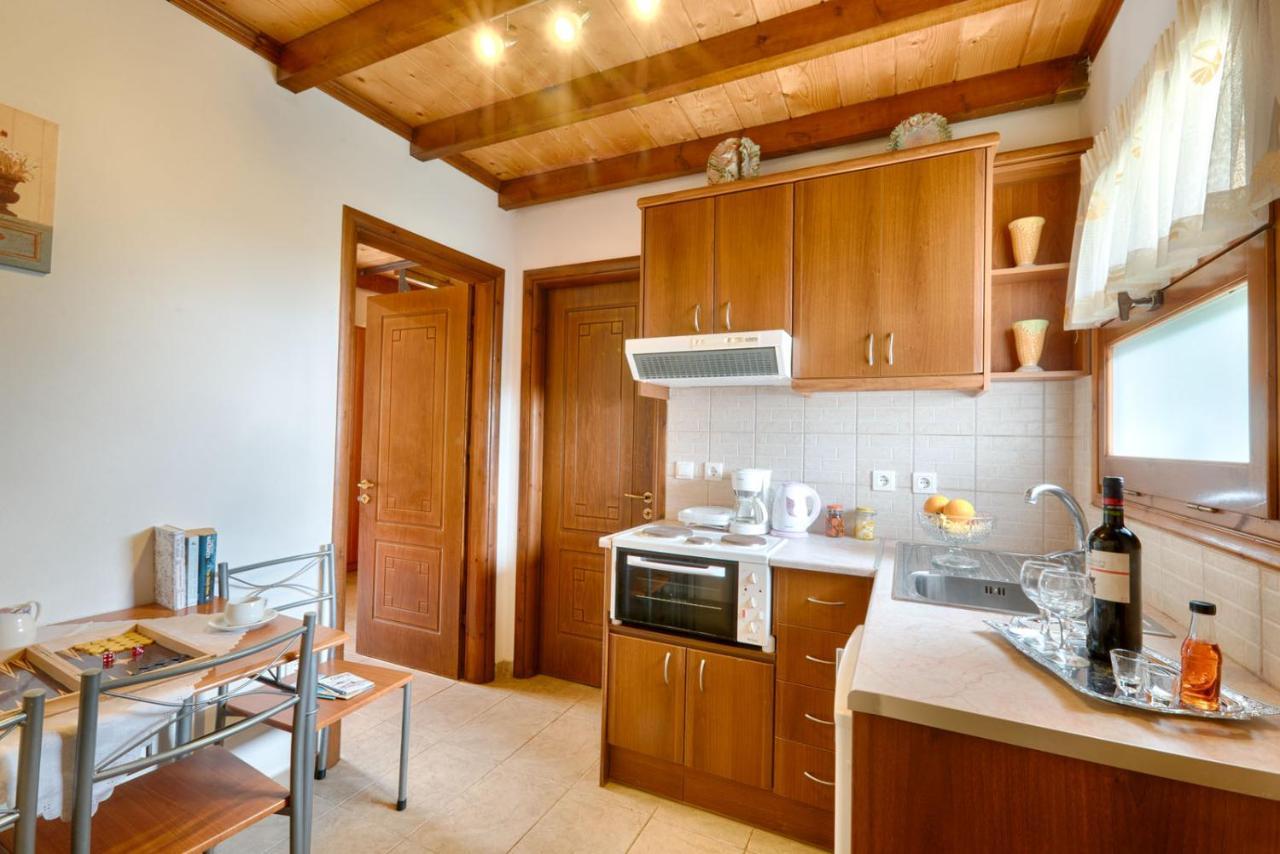 Christinas Lofts Apartment Agios Matthaios  Exterior photo