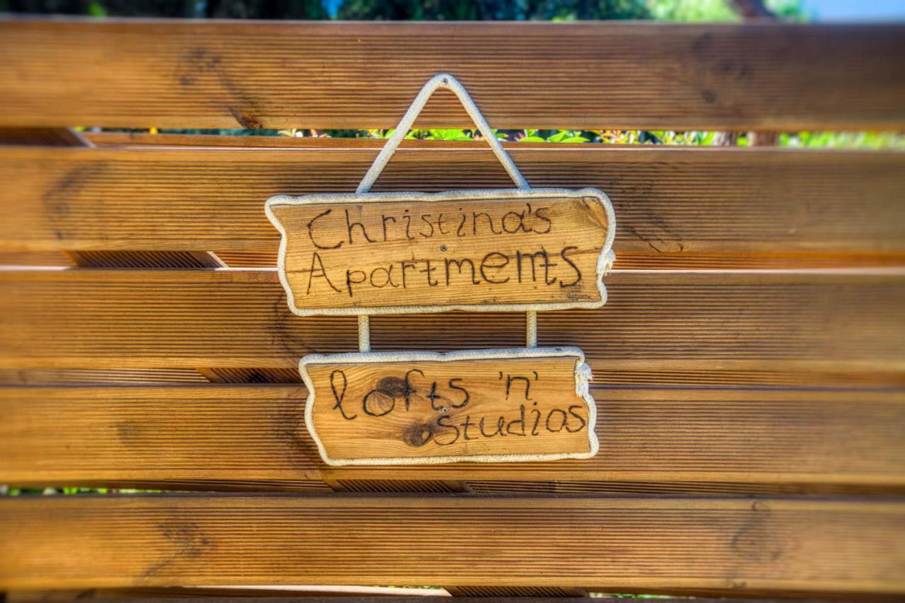 Christinas Lofts Apartment Agios Matthaios  Exterior photo