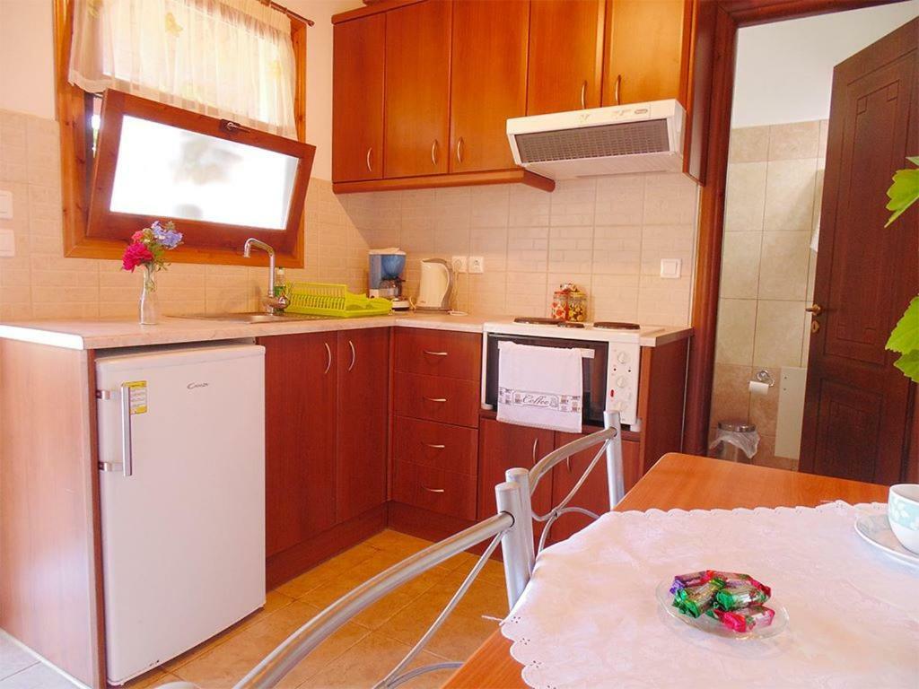 Christinas Lofts Apartment Agios Matthaios  Exterior photo